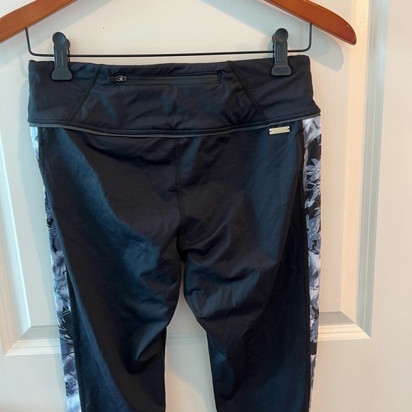 ALALA Palm Shadow Print Blocked Crop Active Workout Leggings - Picture 12 of 16